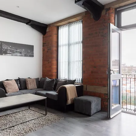 Centre - Mills 2 Bedroom With Jacuzzi! Apartment *