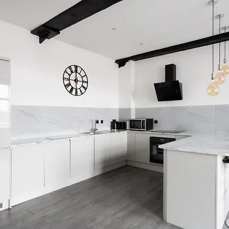 Centre - Mills 2 Bedroom With Jacuzzi! Bradford (West Yorkshire)